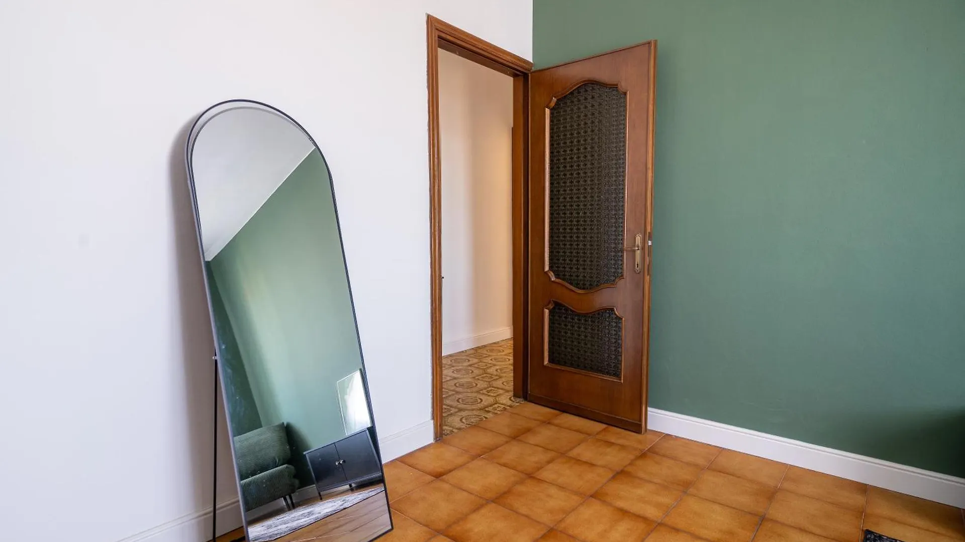 The English Flat - Rozzano, Milano 0*, Rozzano Italy